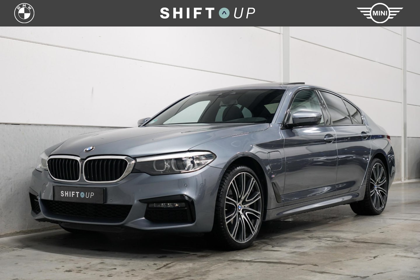BMW 5-serie - 530e M-Sport | Schuifdak | 20" Individual - AutoWereld.nl