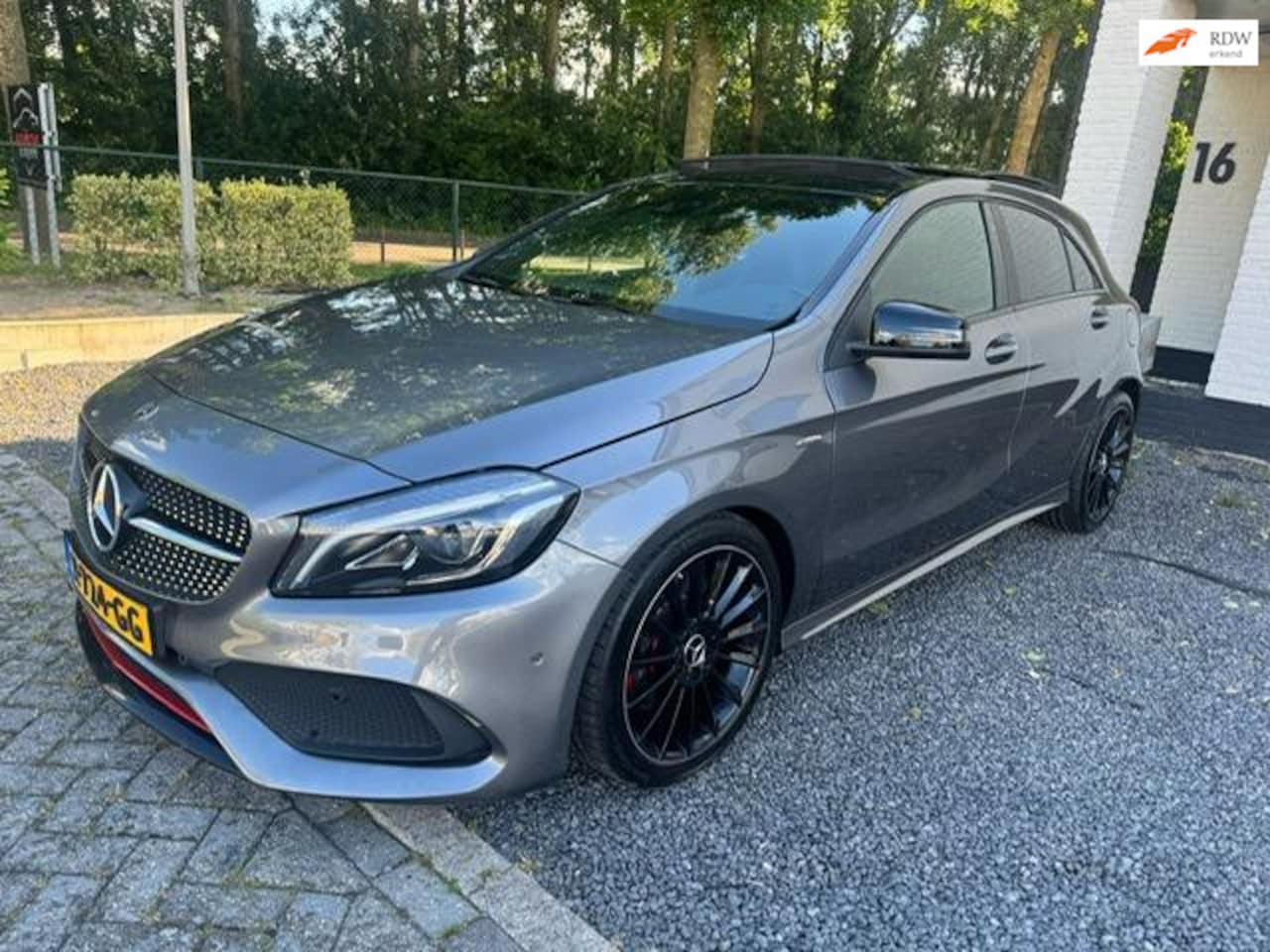 Mercedes-Benz A-klasse - 250 Sport 4MATIC AMG, PANO - AutoWereld.nl