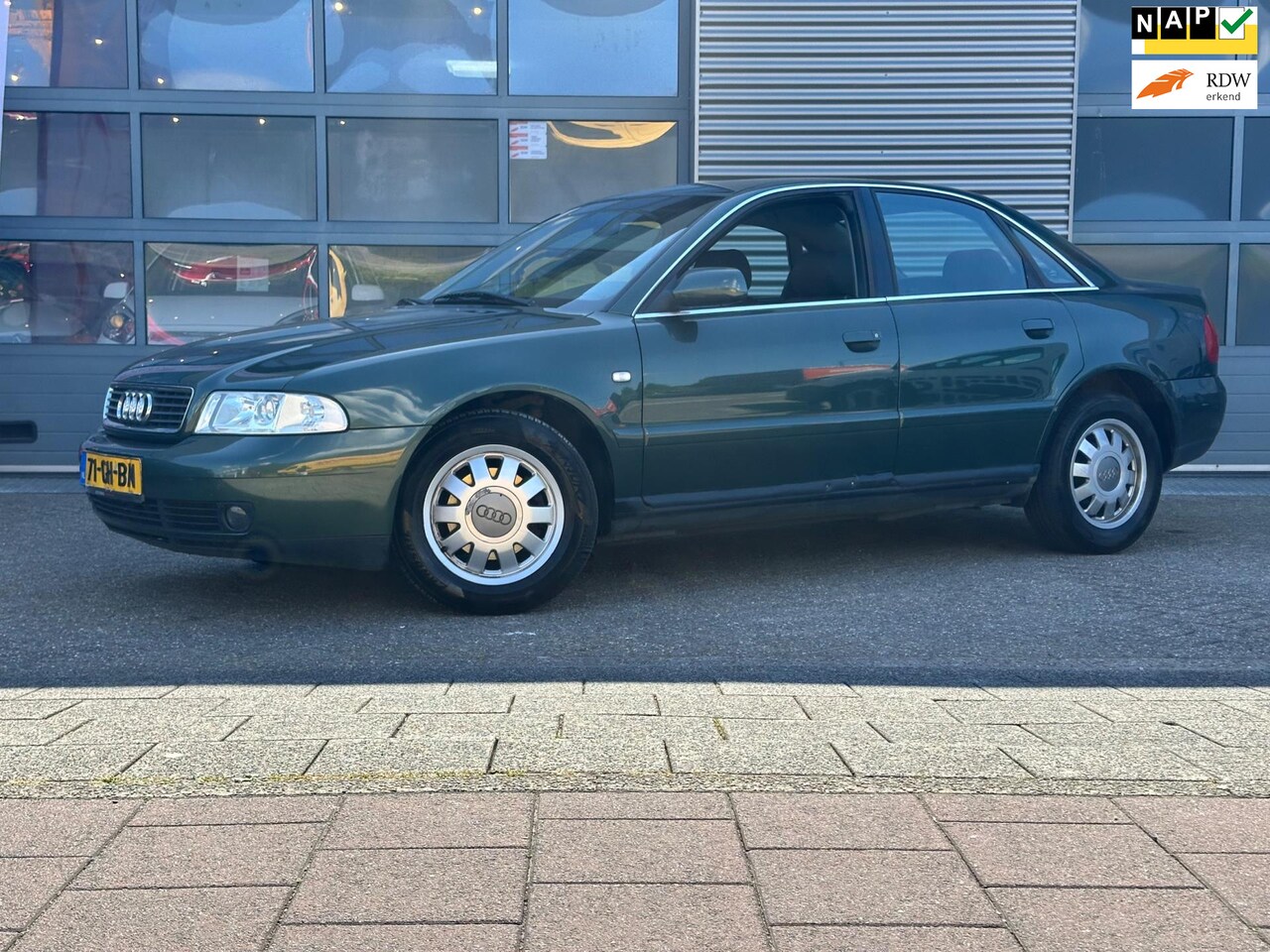 Audi A4 Limousine - 1.6 Advance | Electr. ramen | APK | NAP - AutoWereld.nl