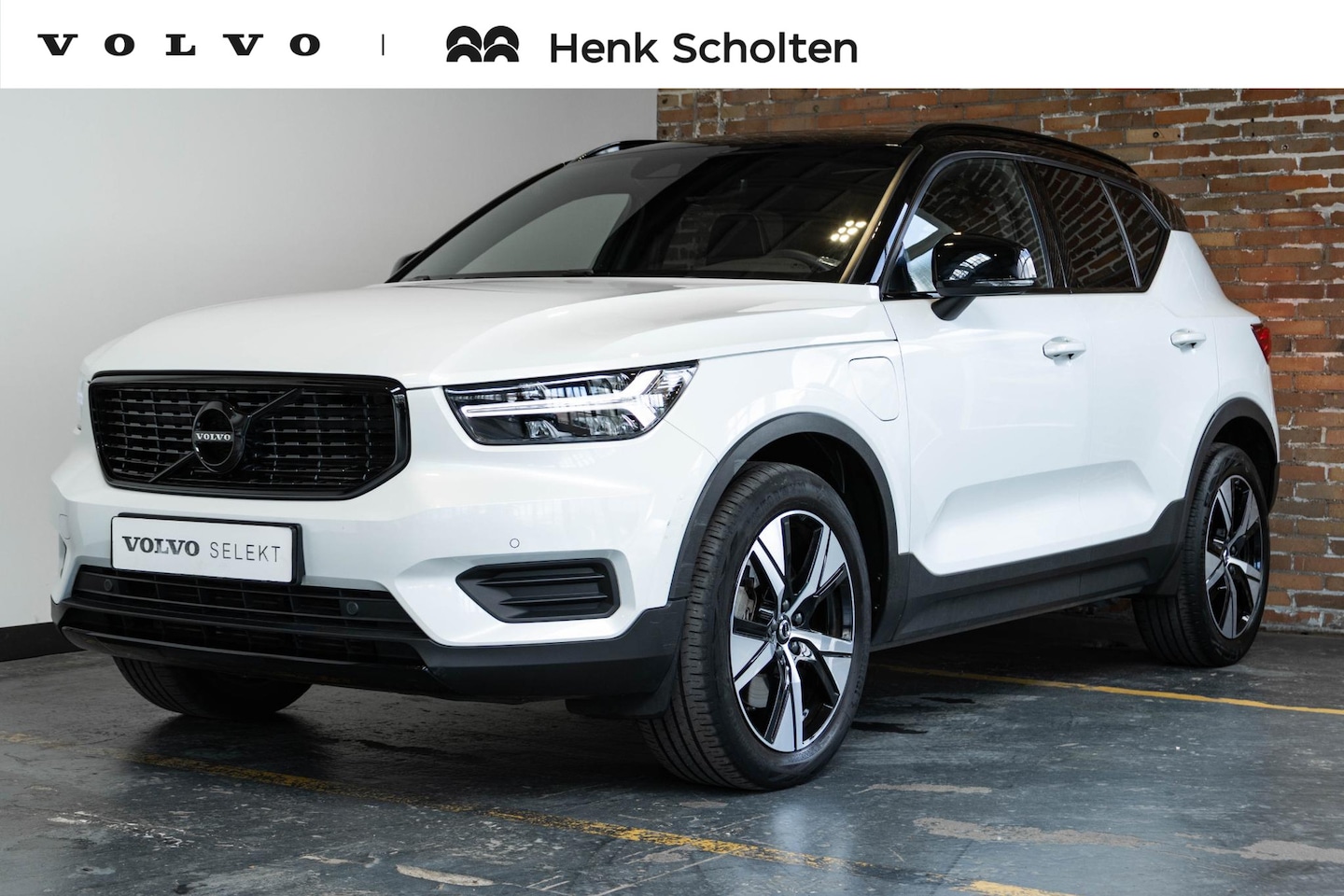 Volvo XC40 - T5 Recharge R-Design | Panoramadak | Adaptive cruise control | Parkeersensoren voor + acht - AutoWereld.nl