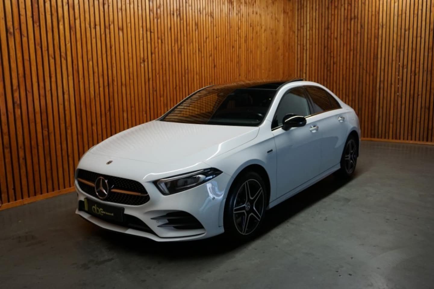 Mercedes-Benz A-klasse - A250e LIMOUSINE BUSINESS SOLUTION AMG AUTOMAAT/ PANODAK - AutoWereld.nl