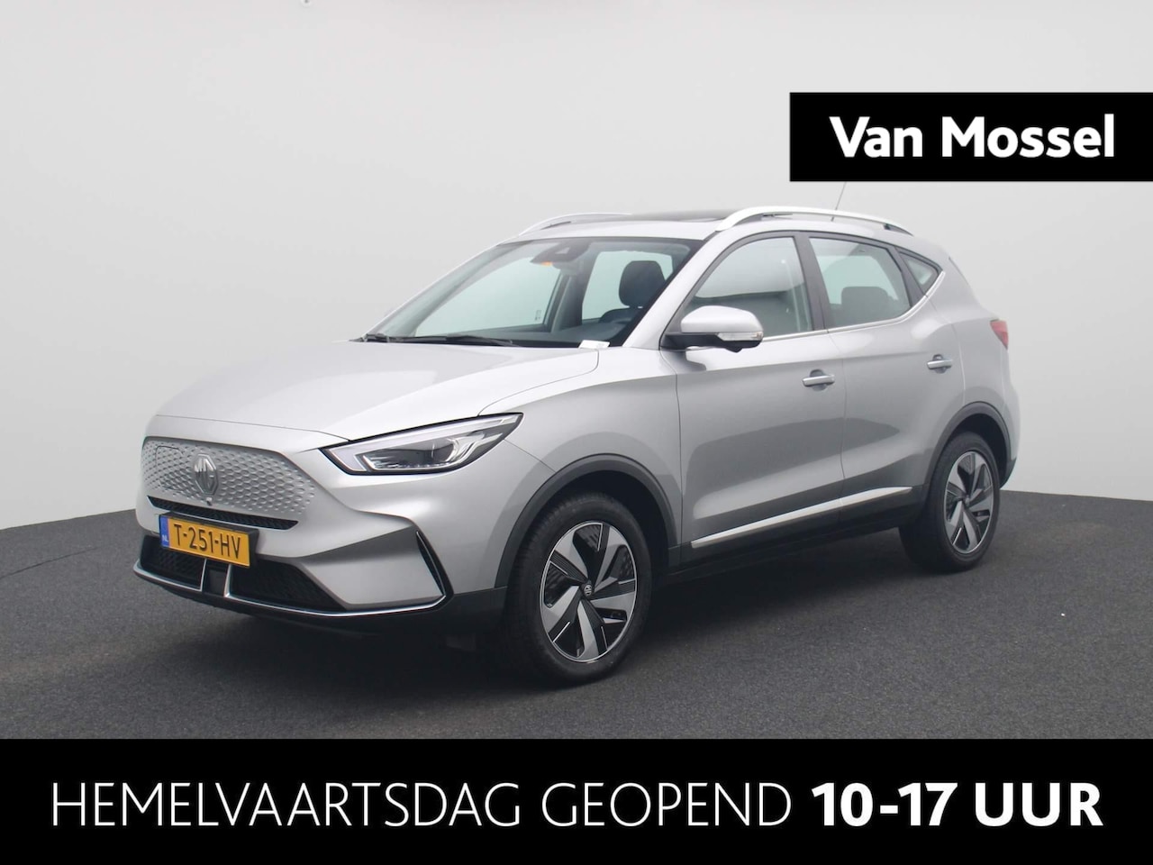 MG ZS - EV Standard Range Luxury 50 kWh | Leder | Navi | Panoramadak | Camera | Led Koplampen | Ad - AutoWereld.nl