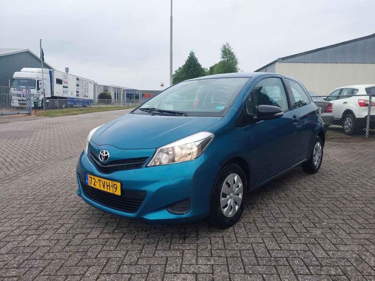Toyota Yaris - 1.0 VVT-i Comfort !! JAAR APK !! - AutoWereld.nl