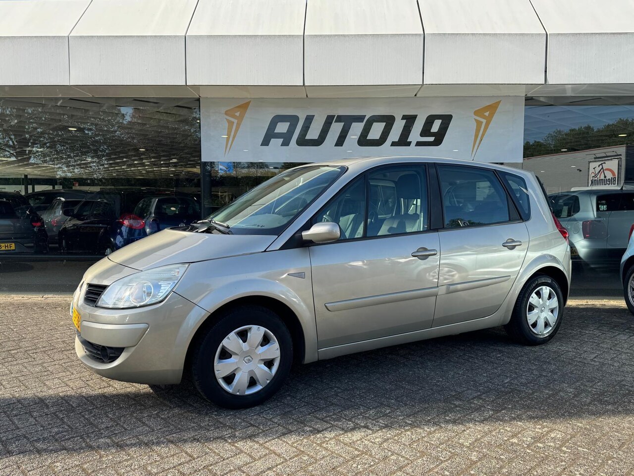 Renault Scénic - 1.6-16V Business Line 1.6-16V Business Line - AutoWereld.nl