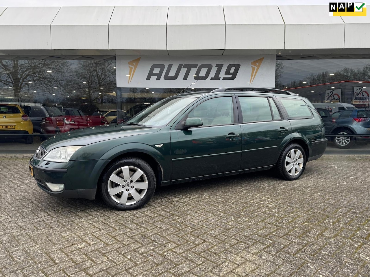 Ford Mondeo Wagon - 2.0-16V First Edition 2.0-16V First Edition - AutoWereld.nl