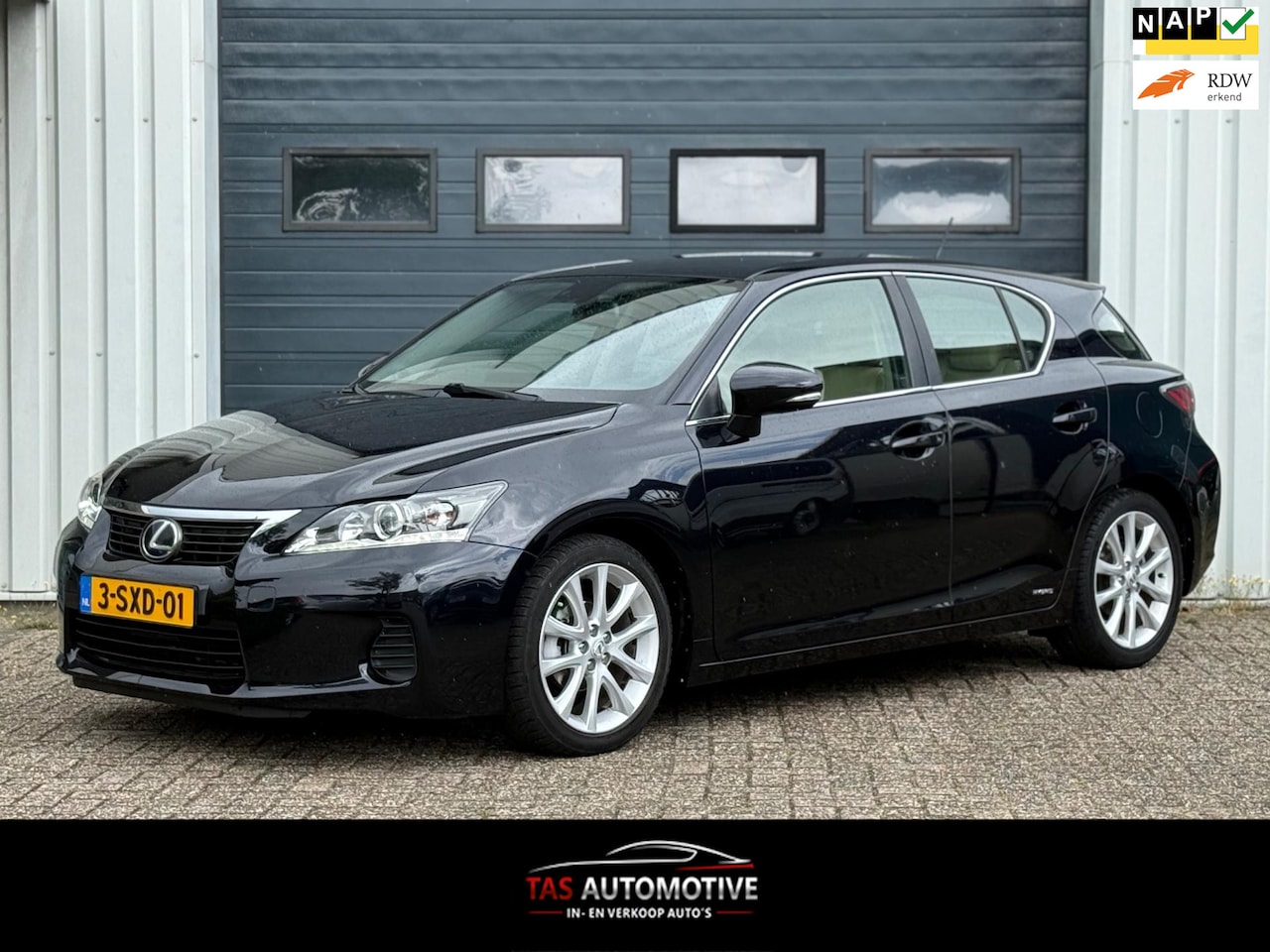 Lexus CT 200h - Hybrid AUTOMAAT / CLIMA / CRUISE / LEER / NAP - AutoWereld.nl