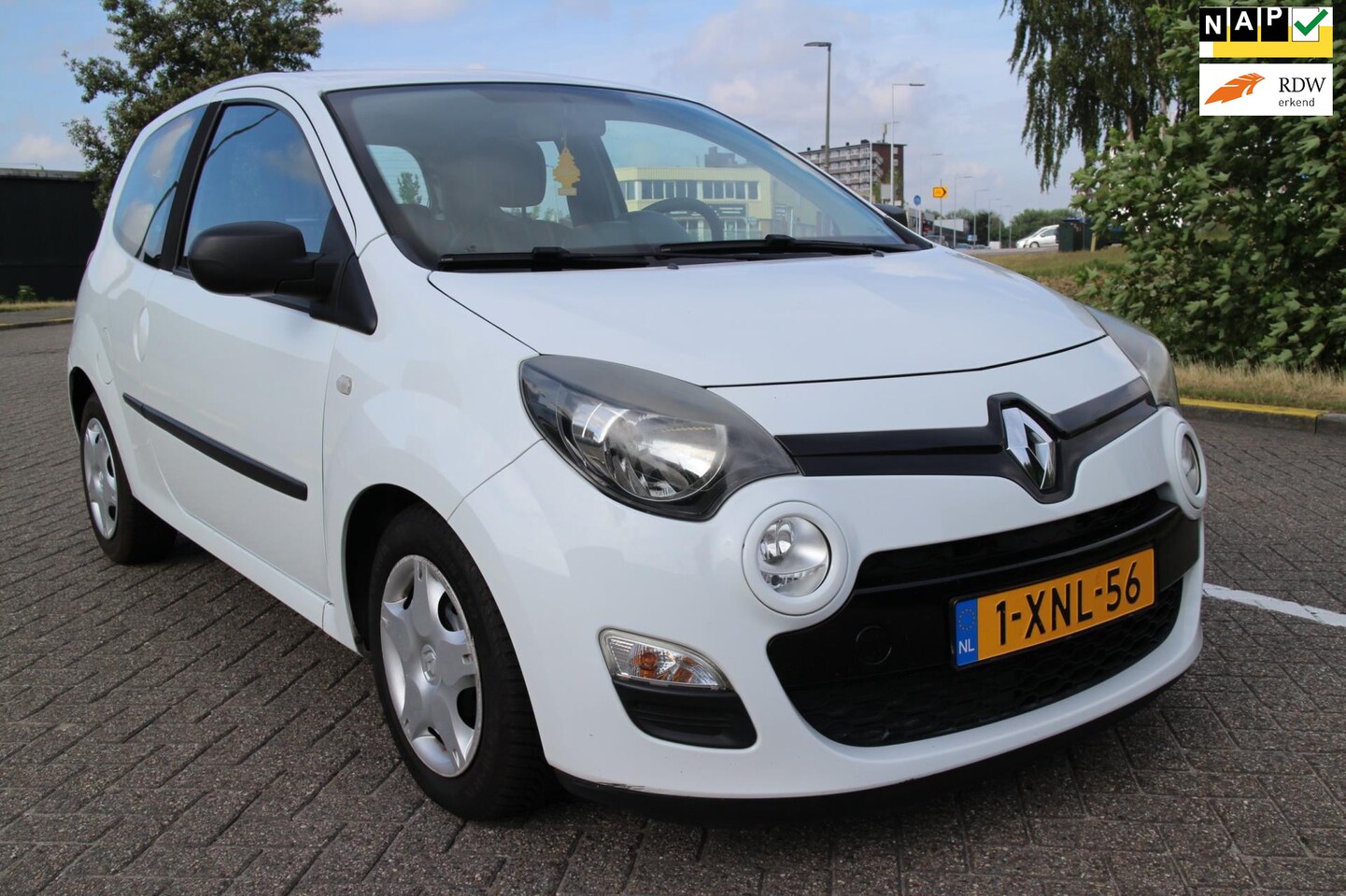 Renault Twingo - 1.2 16V Parisienne 1.2 16V Parisienne - AutoWereld.nl