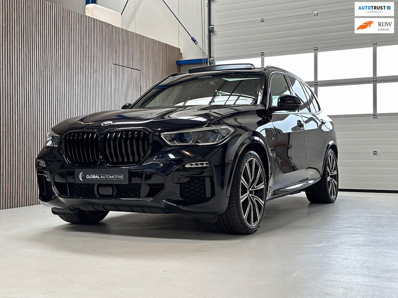 BMW X5 - XDrive45e High Executive - M PAKKET - PANORAMADAK SKY LOUNGE - COMFORT STOELEN - LASER LAM - AutoWereld.nl