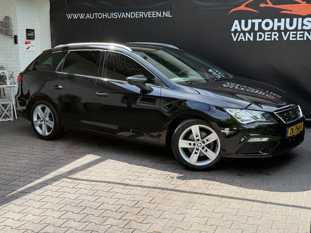 Seat Leon ST - 1.5 TSI FR Business Intense 1.5 TSI FR Business Intense, 150 PK/DSG/Keyless/Camera/Trekhaak?Etc! - AutoWereld.nl