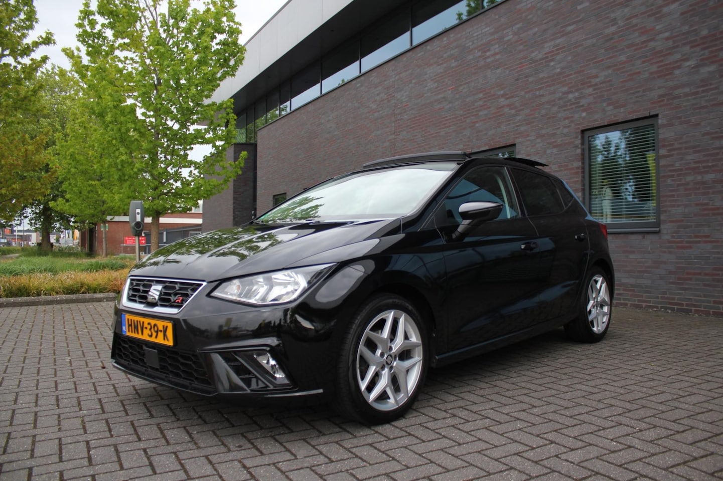 Seat Ibiza - 1.0 TSI FR Business Intense pano - AutoWereld.nl