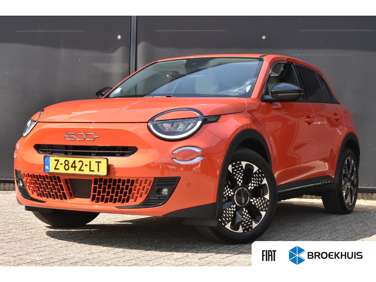 Fiat 600e - La Prima 54 kWh 3 Fase | Vol-Leder | Massage | Adaptive Cruise | Stoelverwarming | Elektr. - AutoWereld.nl