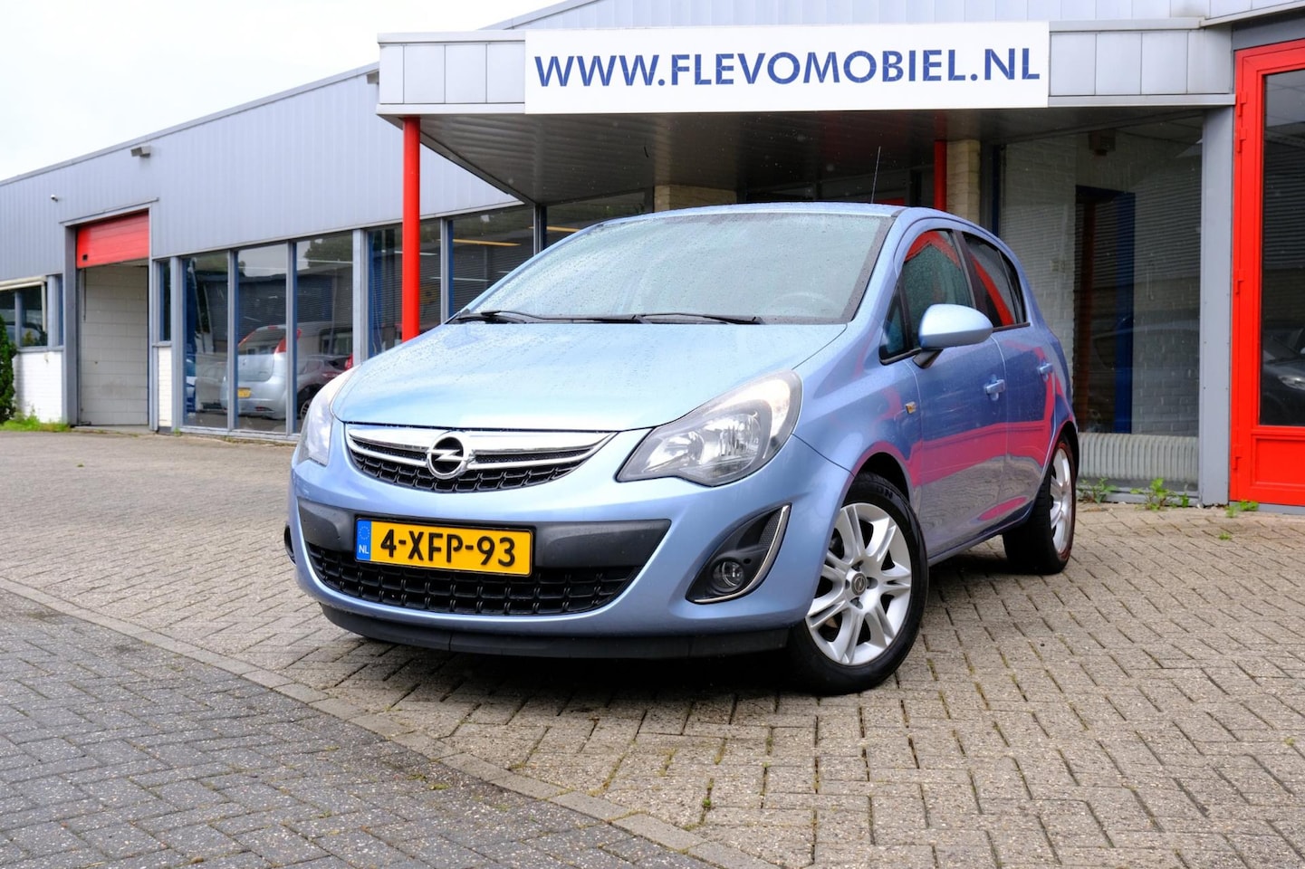 Opel Corsa - 1.4-16V BlitZ 5-drs Navi|Airco|LMV - AutoWereld.nl