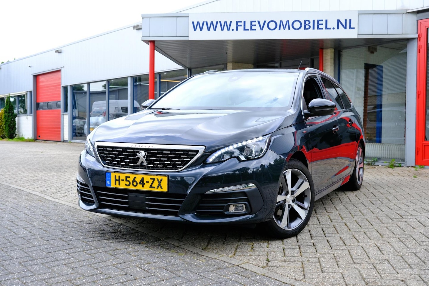 Peugeot 308 SW - 1.5 BlueHDi Blue Lease GT-Line Aut. Pano|1e Eig|Half Leder|Navi|Cam|LMV - AutoWereld.nl