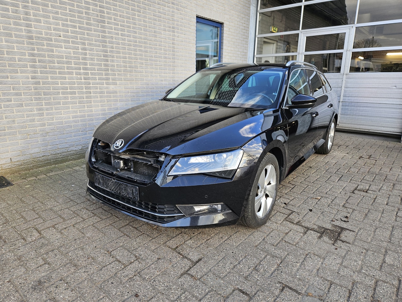 Skoda Superb Combi - 1.6 TDI Ambition Business Motor defect - AutoWereld.nl