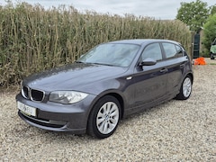 BMW 1-serie - (e87) 2.0L 118 5DRS | Stoelverwarming | LM Velgen | Elek. Pakket | CV | Trekhaak