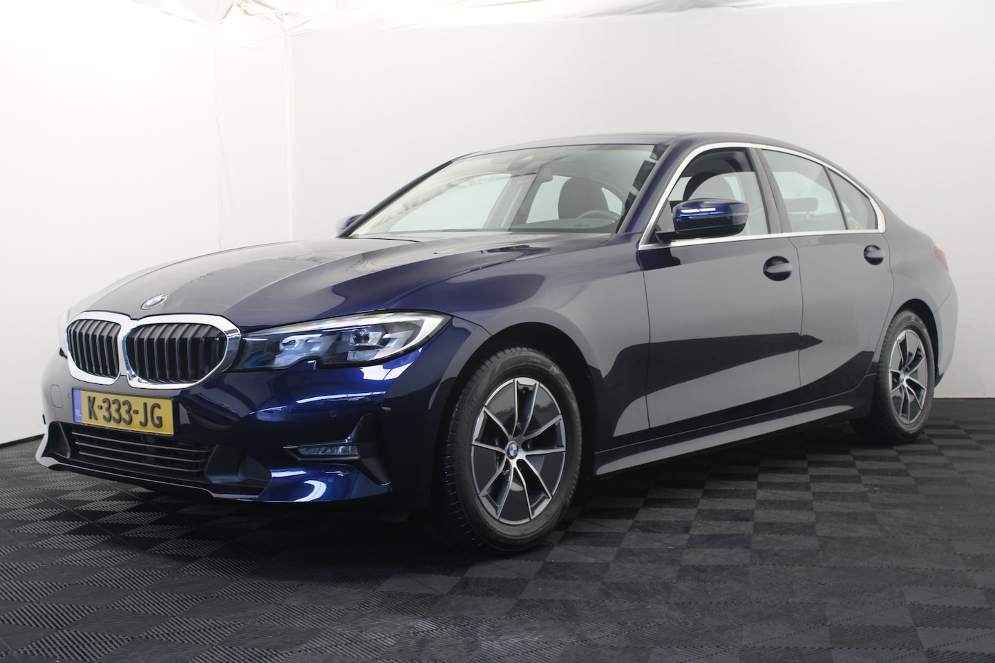BMW 3-serie - 318i Executive Edition |Org NL|Leder|Stoelverwarming| *Hemelvaart geopend* - AutoWereld.nl