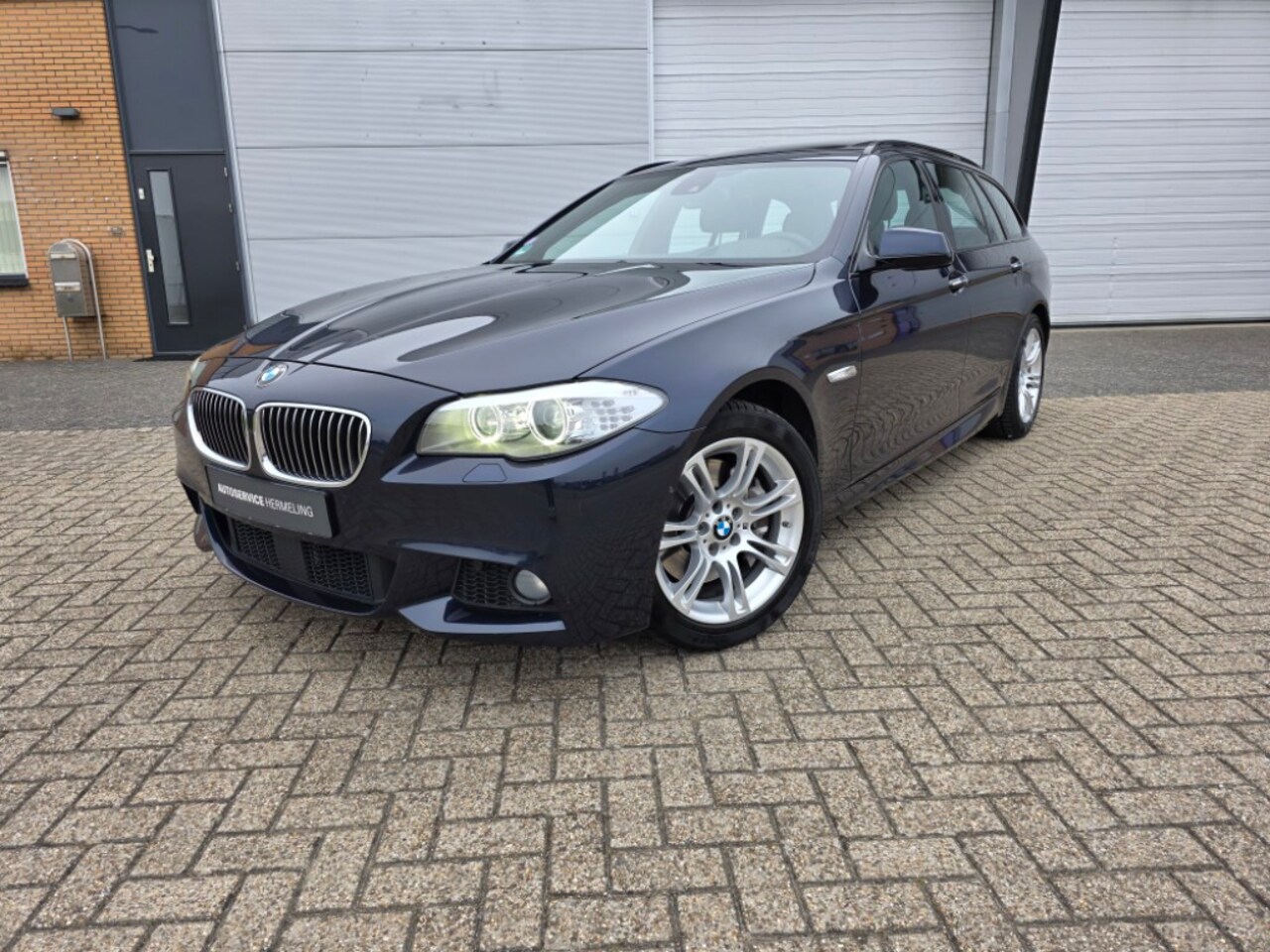 BMW 5-serie Touring - 535xi High Executive NL-auto Dealer onderhouden Pano Head up M-pakket - AutoWereld.nl
