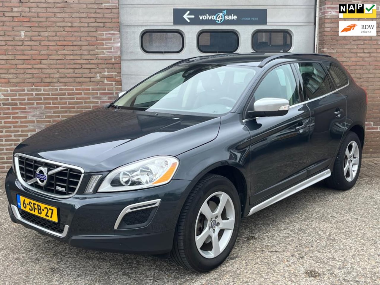 Volvo XC60 - 2.4 D5 AWD R-Design Automaat eerste eigenaar 2013 - AutoWereld.nl