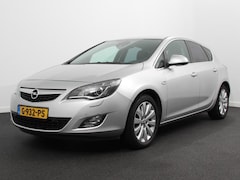 Opel Astra - 1.6 Turbo Automaat Cosmo Lees opmerkingen Navigatie Bluetooth Parkeersensoren Trekhaak Sto