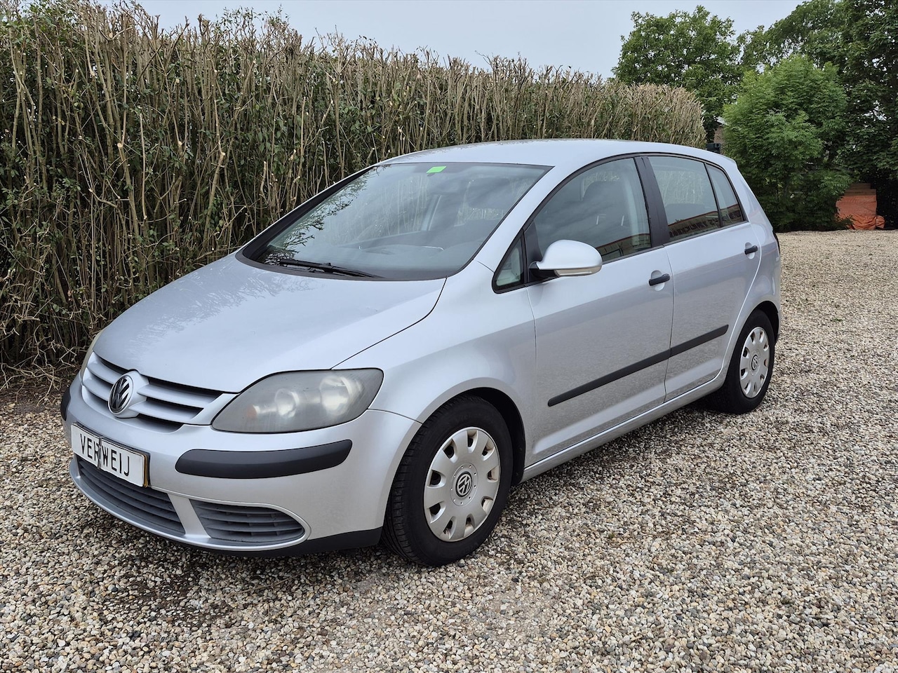 Volkswagen Golf Plus - 1.6 FSI Comfortline | Airco | CV | Elek Pakket. | Nwe APK - AutoWereld.nl