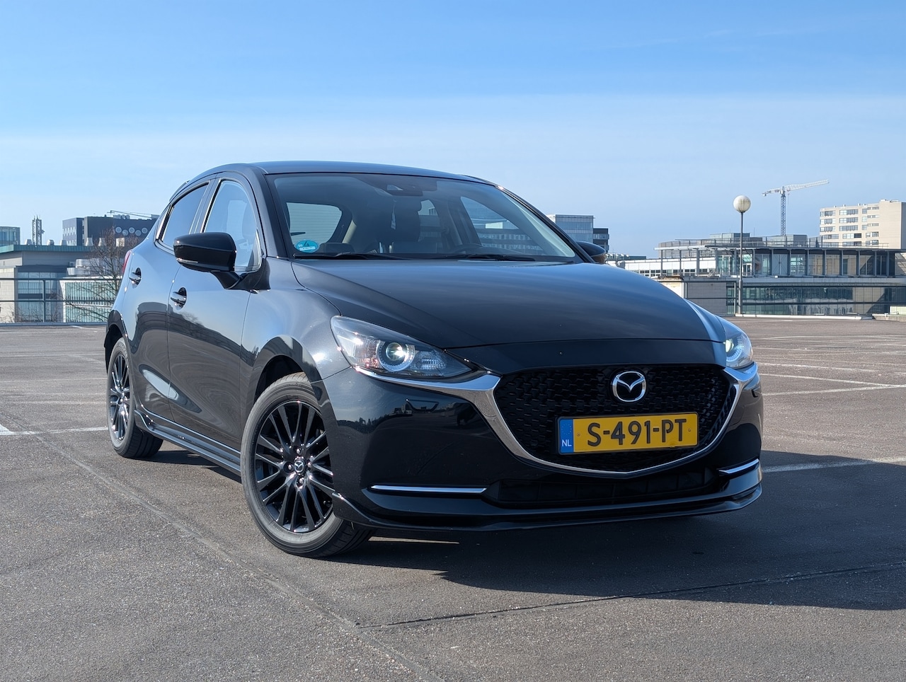 Mazda 2 - 1.5 Skyactiv-G Sportive Mazda2 Skyactive-G 90 Sportive Jet Black - met Aero Pakket en trekhaak (afneembaar) - AutoWereld.nl