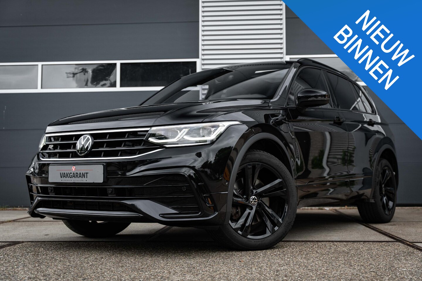 Volkswagen Tiguan - 1.4 TSI eHybrid R-Line Business+ |Panorama dak |Leder |IQ Light - AutoWereld.nl
