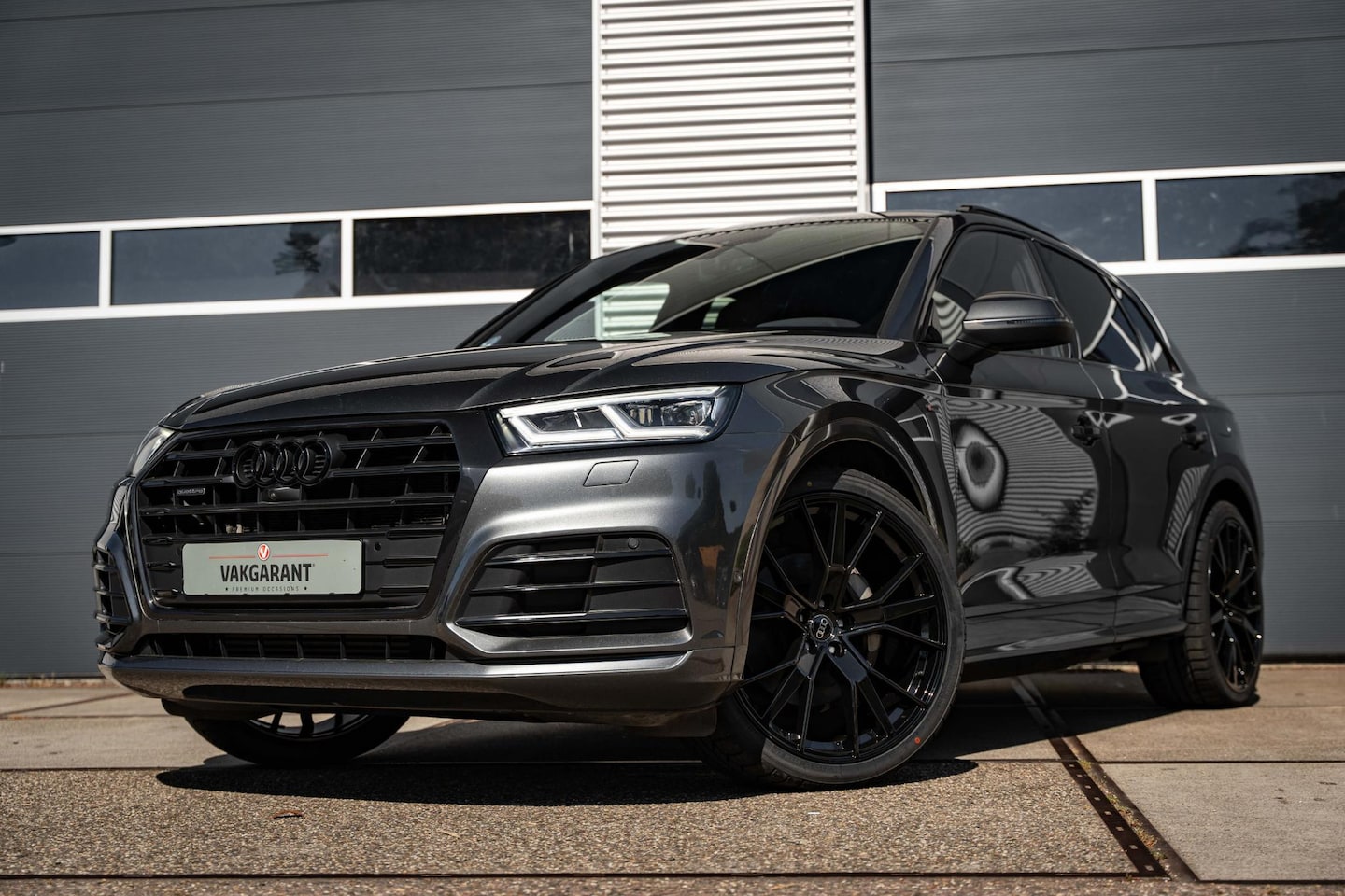 Audi Q5 - 55 TFSI e quattro Competition |Luchtvering |Panorama |Trekhaak |360° |B&O - AutoWereld.nl
