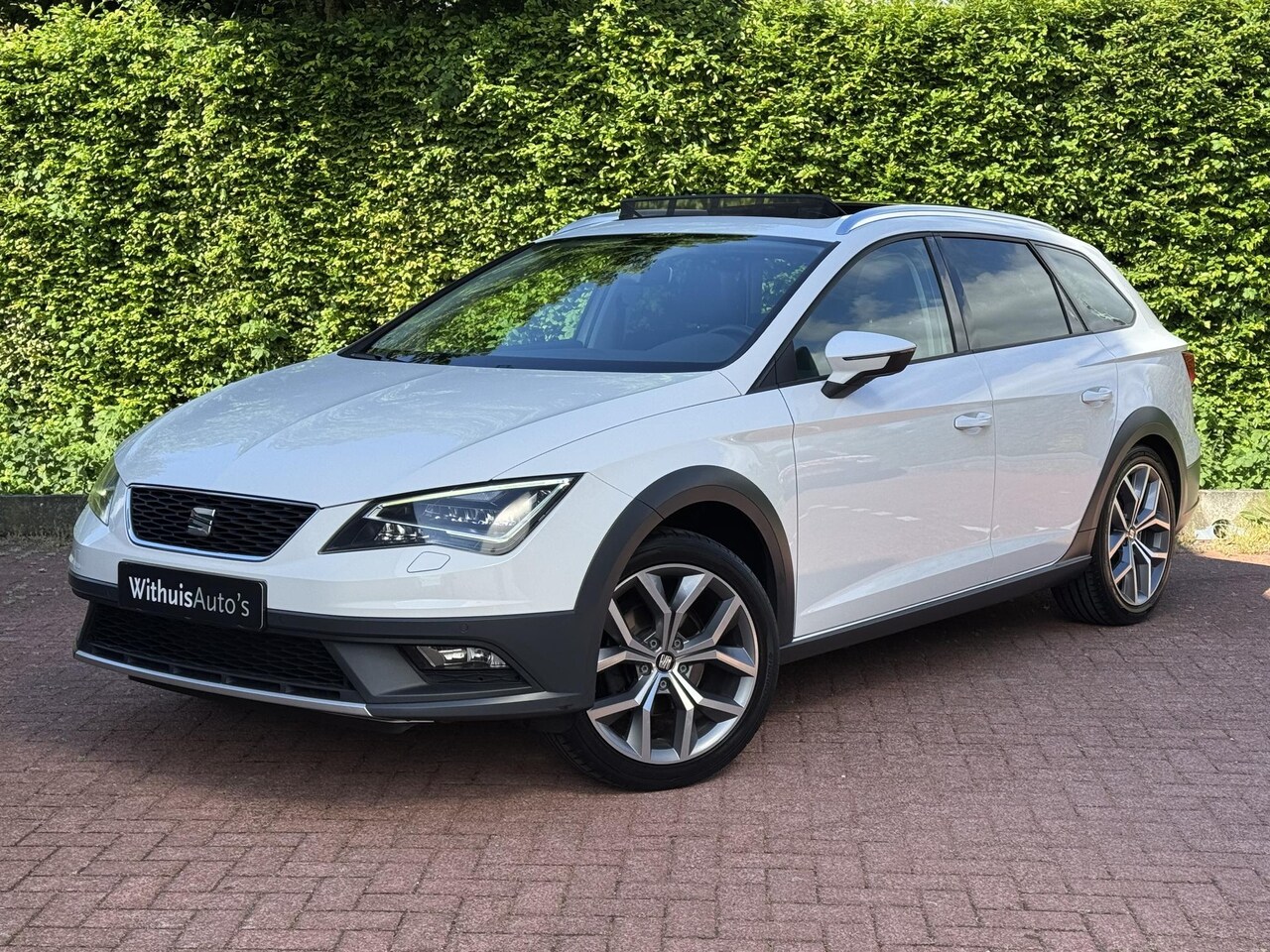 Seat Leon - 1.4 TSI X-perience Full Link Panoramadak Trekhaak - AutoWereld.nl