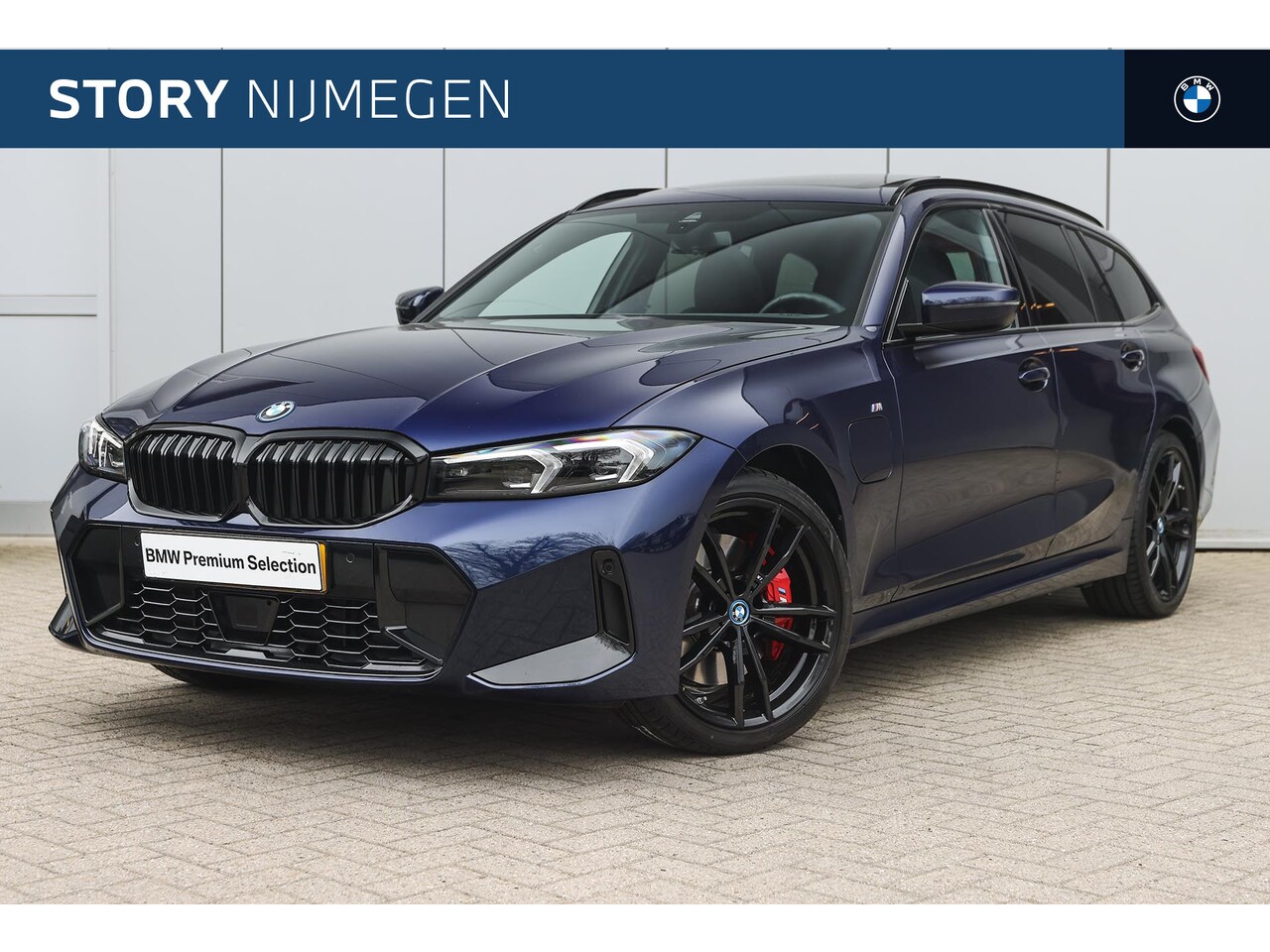 BMW 3-serie Touring - 320e High Executive M Sport Automaat / Panoramadak / Trekhaak / Sportstoelen / Stoelverwar - AutoWereld.nl
