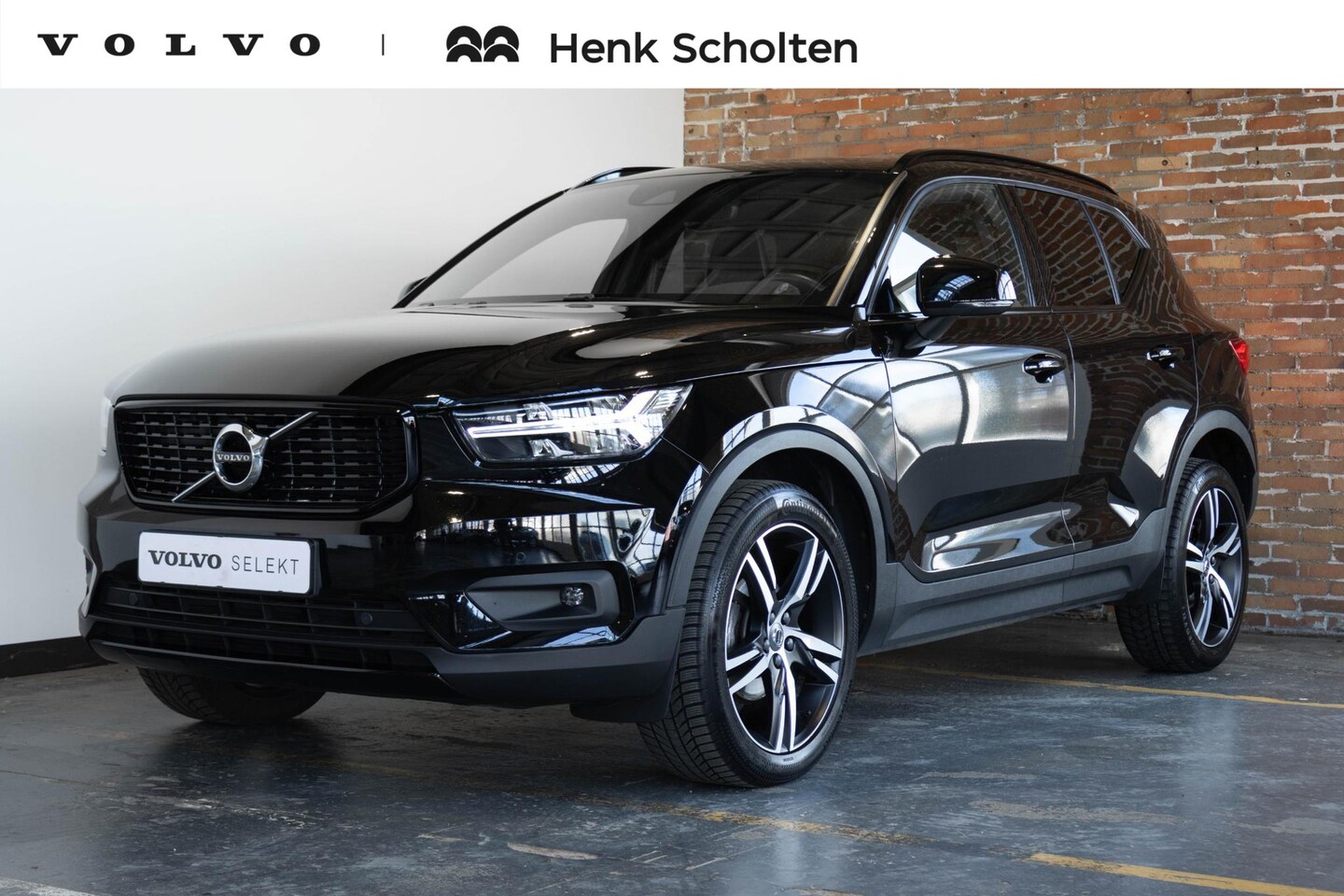 Volvo XC40 - T2 Automaat R-Design Parkeer Camera| Park Assist voor en Achter| 19"Lichtmetalen Velgen| V - AutoWereld.nl