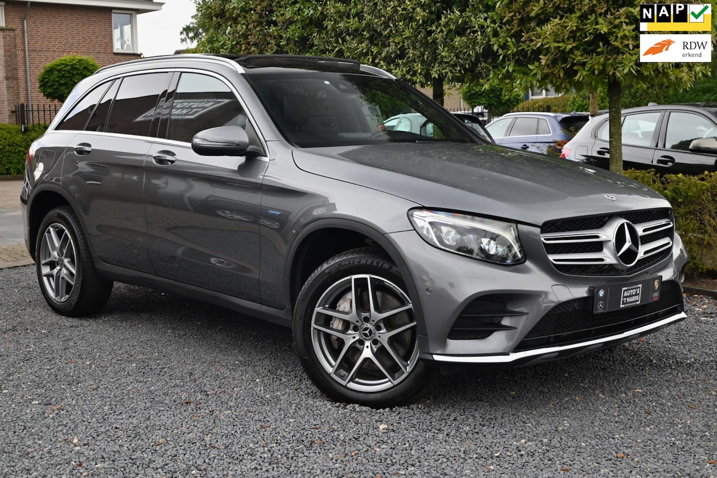 Mercedes-Benz GLC-klasse - 350e 4MATIC Business Solution AMG 320 PK Pano Camera LED PDC 19'' - AutoWereld.nl