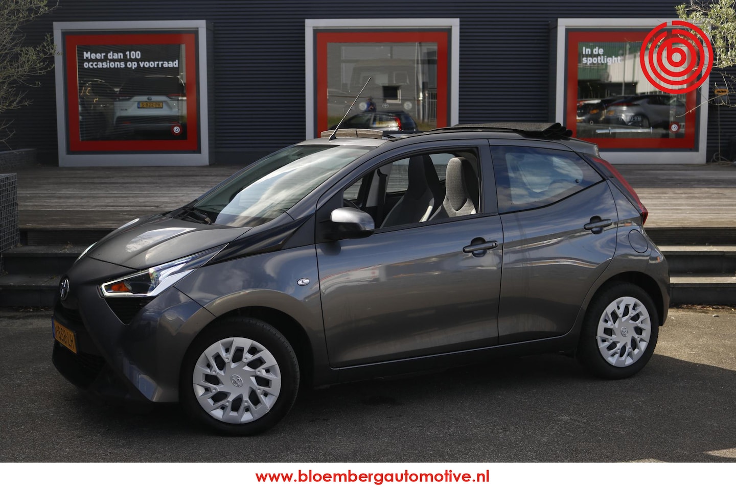 Toyota Aygo - 1.0 VVT-i x-play cabrio 1.0 VVT-i x-play cabrio - AutoWereld.nl