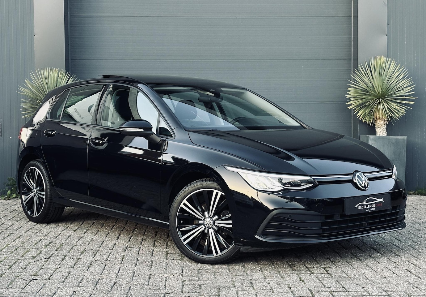 Volkswagen Golf - 1.5 eTSI Panoramadak Automaat - AutoWereld.nl