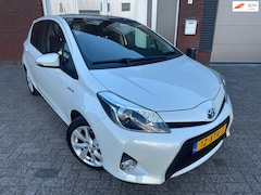 Toyota Yaris - 1.5 Full Hybrid Dynamic / Pano / Leder / Camera / Navi / NAP