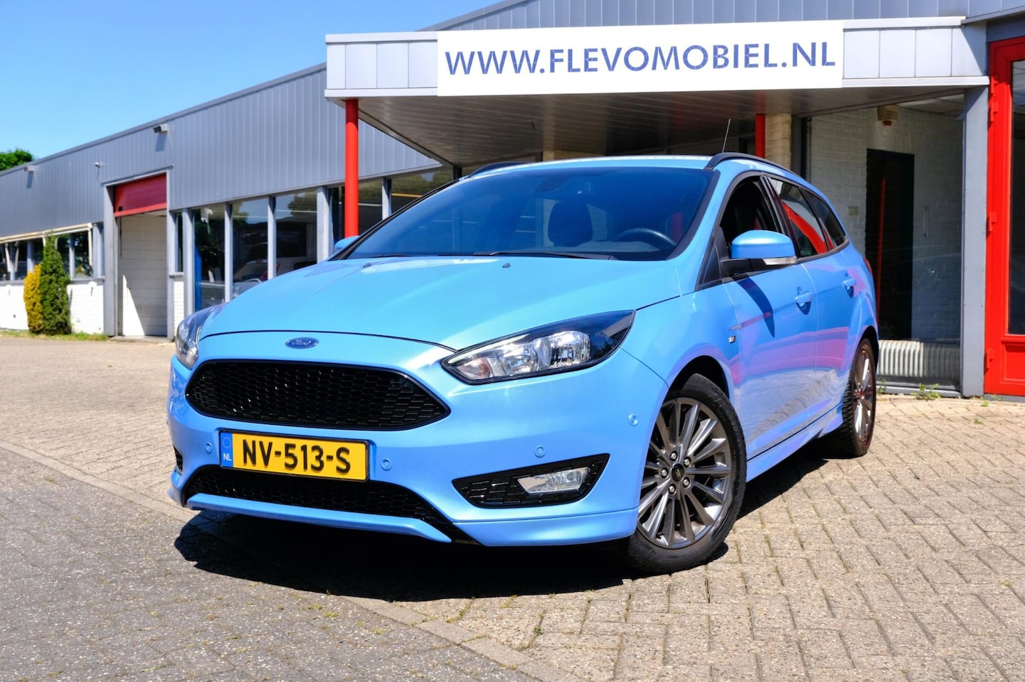 Ford Focus Wagon - 1.0 ST-Line Navi|Clima|LMV|PDC - AutoWereld.nl