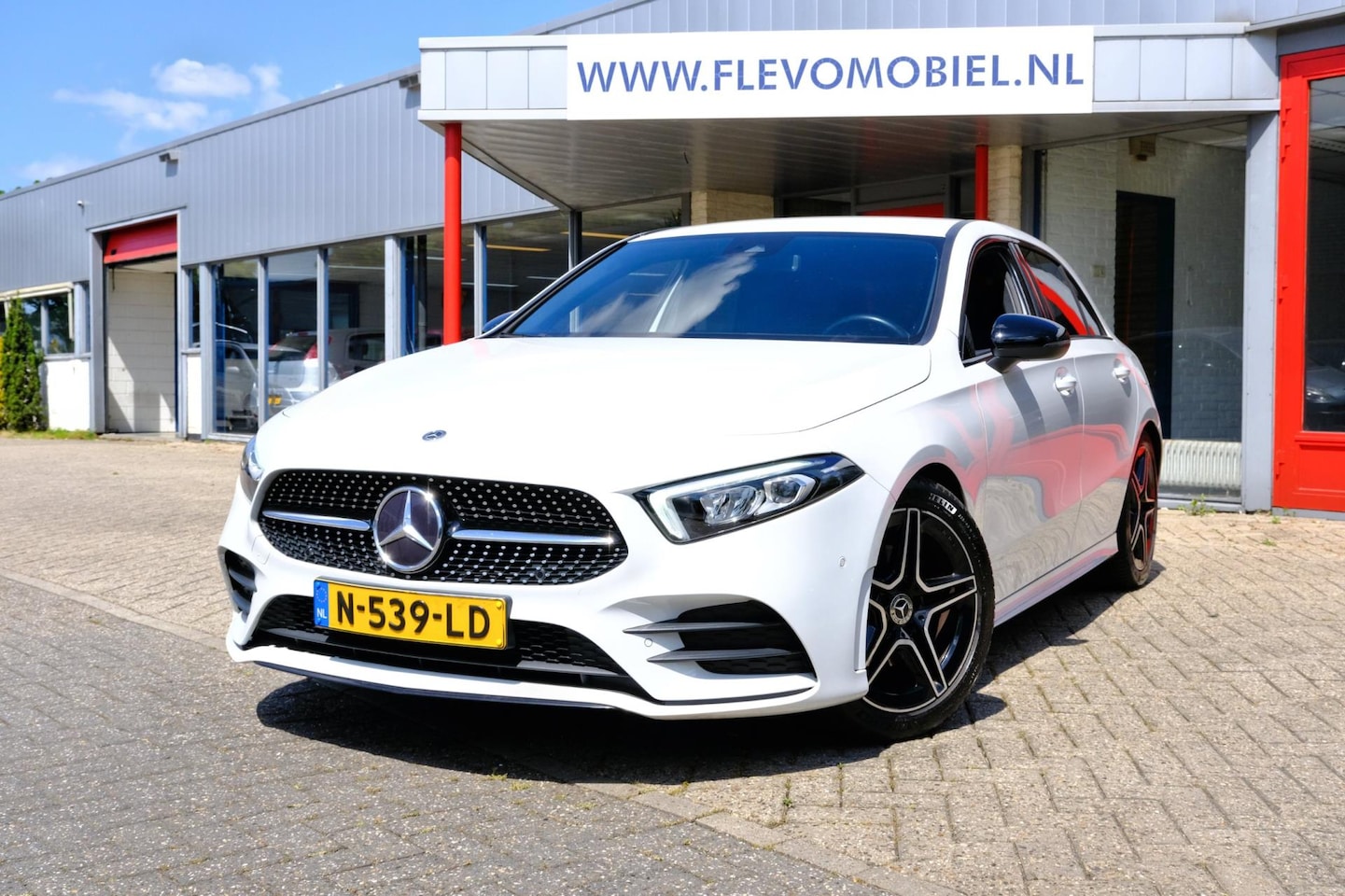 Mercedes-Benz A-klasse - 180 Aut. Business Solution AMG Half leder|LED|Navi|Camera - AutoWereld.nl