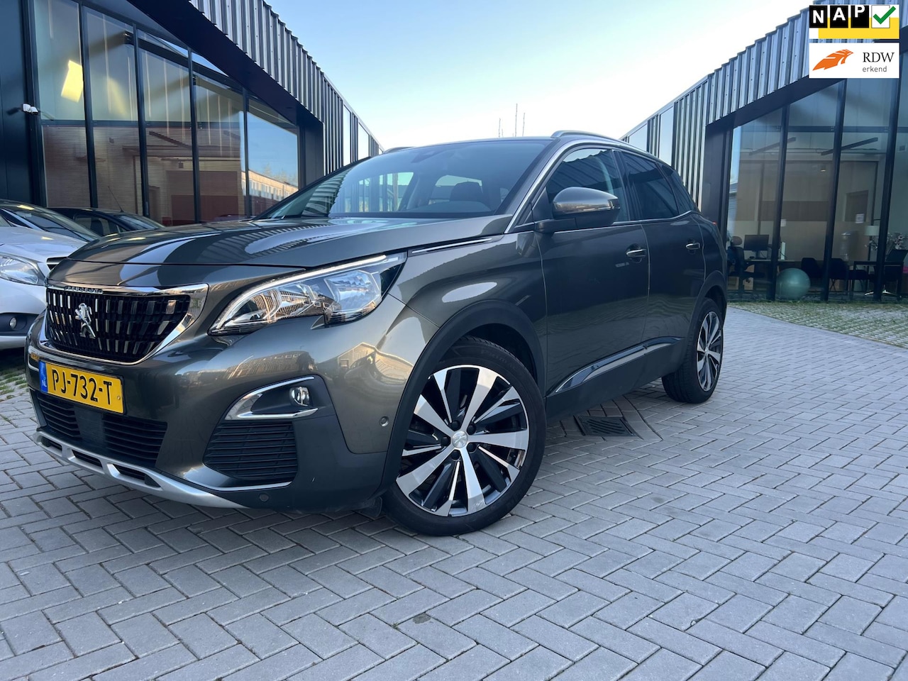 Peugeot 3008 - 1.2 PureTech Allure Automaat Clima Keyless NL Auto NAP - AutoWereld.nl