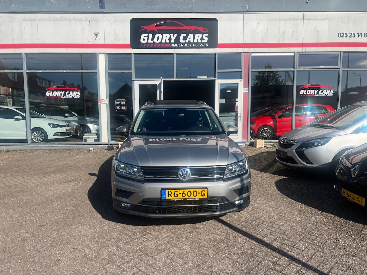 Volkswagen Tiguan - 1.4 TSI ACT Highline DSG AUTOMAAT-PANO-CAMERA - AutoWereld.nl