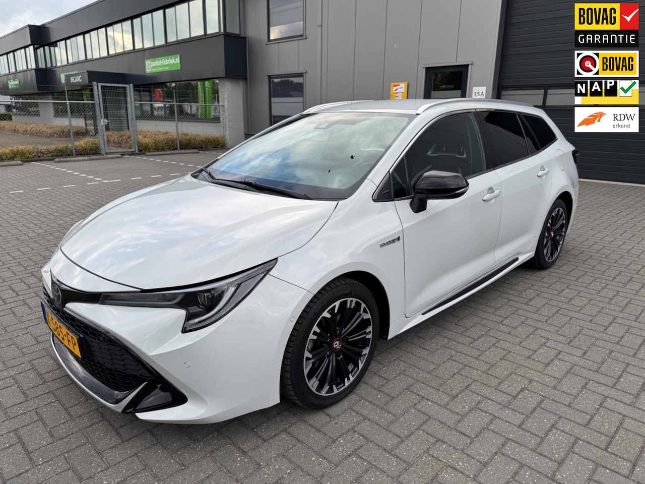 Toyota Corolla Touring Sports - 1.8 Hybrid GR Sport 1.8 Hybrid GR-Sport - AutoWereld.nl