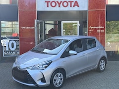 Toyota Yaris - 1.5 HYBRID CAMERA BLUETOOTH CLIMA STOELVERWARMING