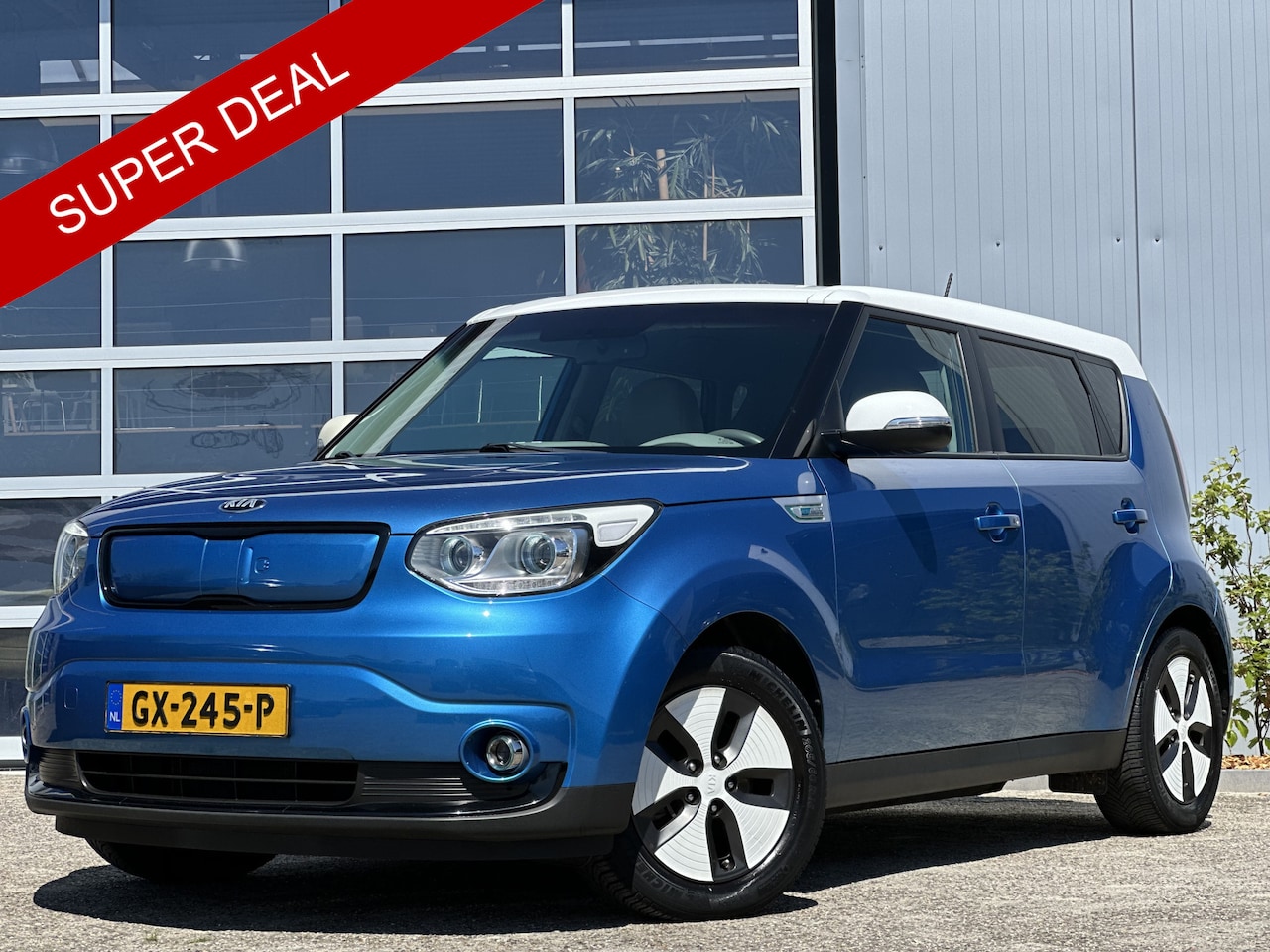 Kia e-Soul - EV ExecutiveLine 27 kWh 111PK | Nieuw accupakket | Achteruitrijcamera | Bluetooth | Cruise - AutoWereld.nl