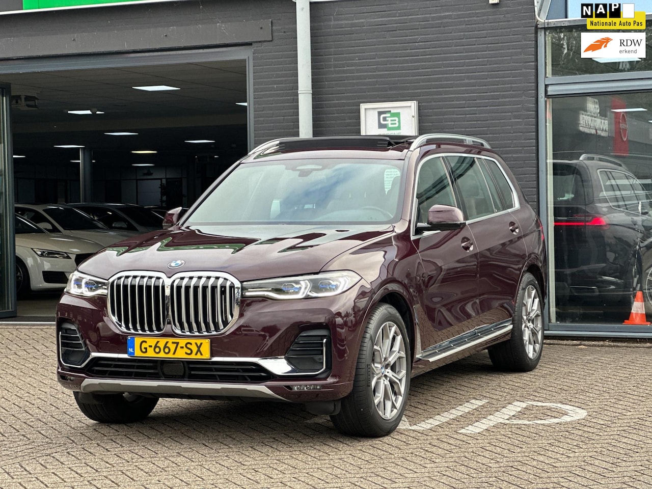 BMW X7 - XDrive40i High Executive 7p./PANO-DAK/CAMERA/NL-AUTO NAP!! - AutoWereld.nl