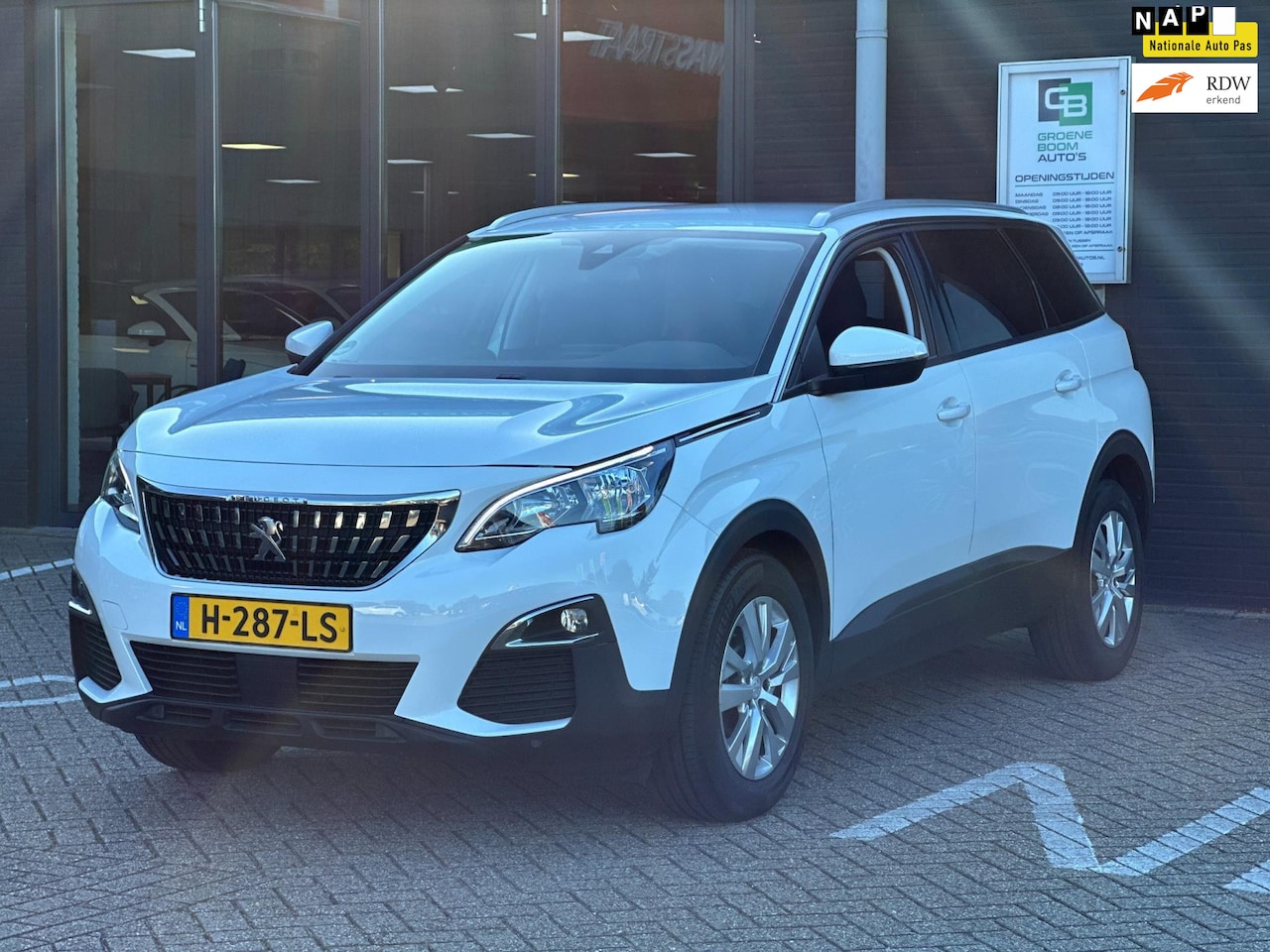 Peugeot 5008 - 1.2 PureTech Blue Lease Executive/7-PERS/1STE EIG/CAMERA/NAVI/NL-AUTO NAP!! - AutoWereld.nl