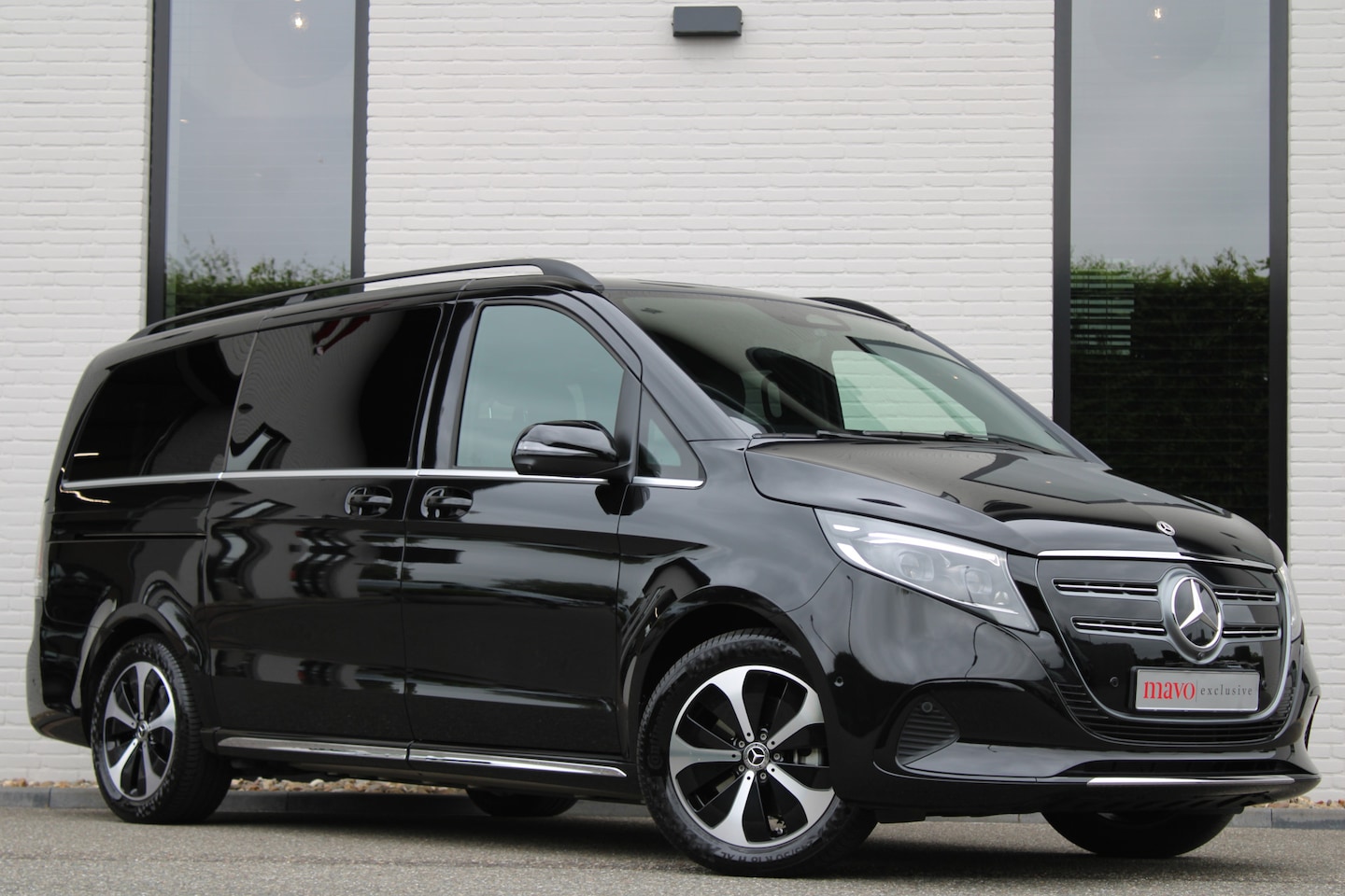 Mercedes-Benz EQV - 300 L2 / AMG / New Model / 7/8-Persoons / Luchtvering / Led / Electr Stoelen / Vol Opties - AutoWereld.nl