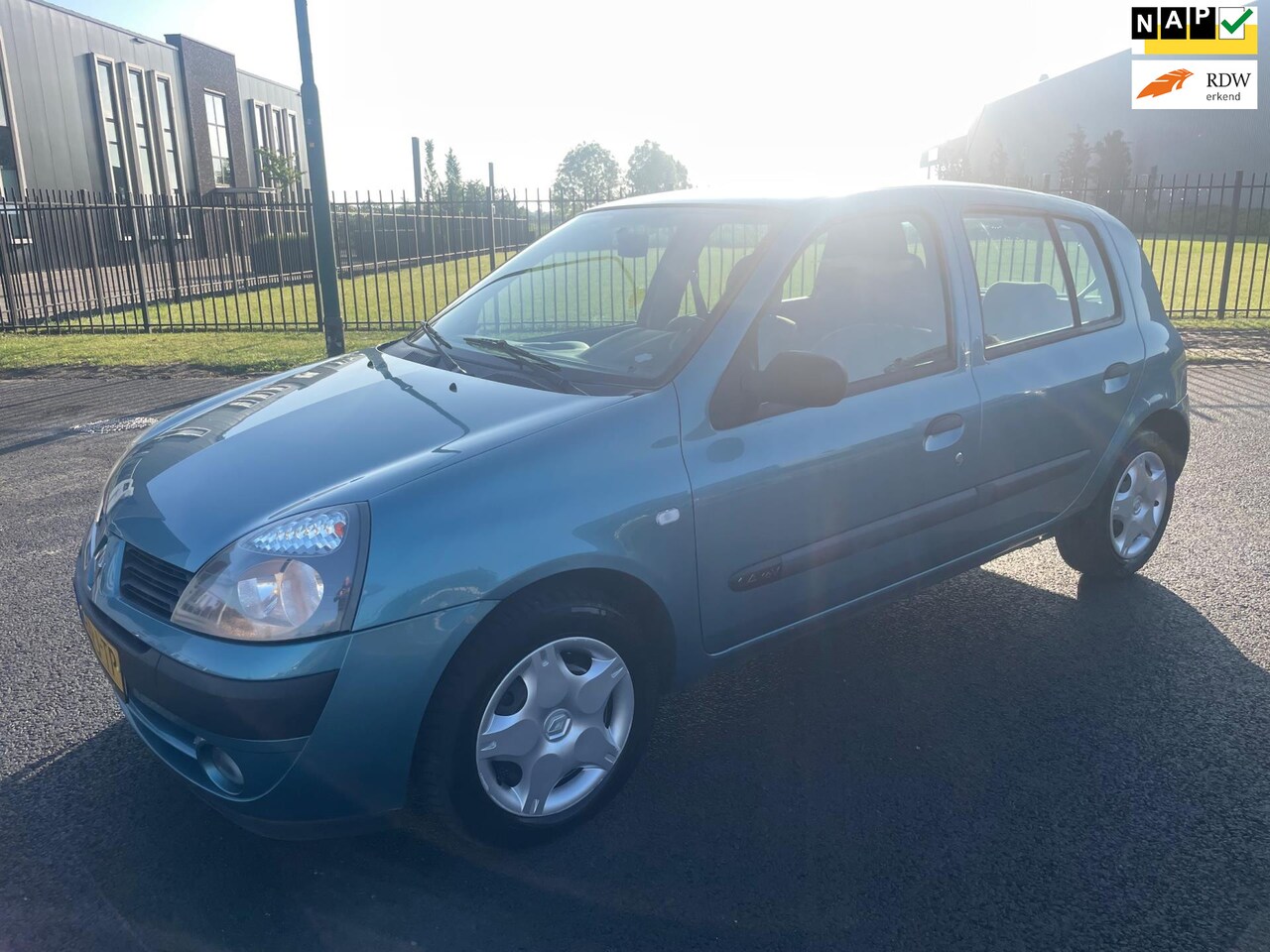 Renault Clio - 1.4-16V Authentique Comfort Airco Cruise 5drs 140000km NAP - AutoWereld.nl