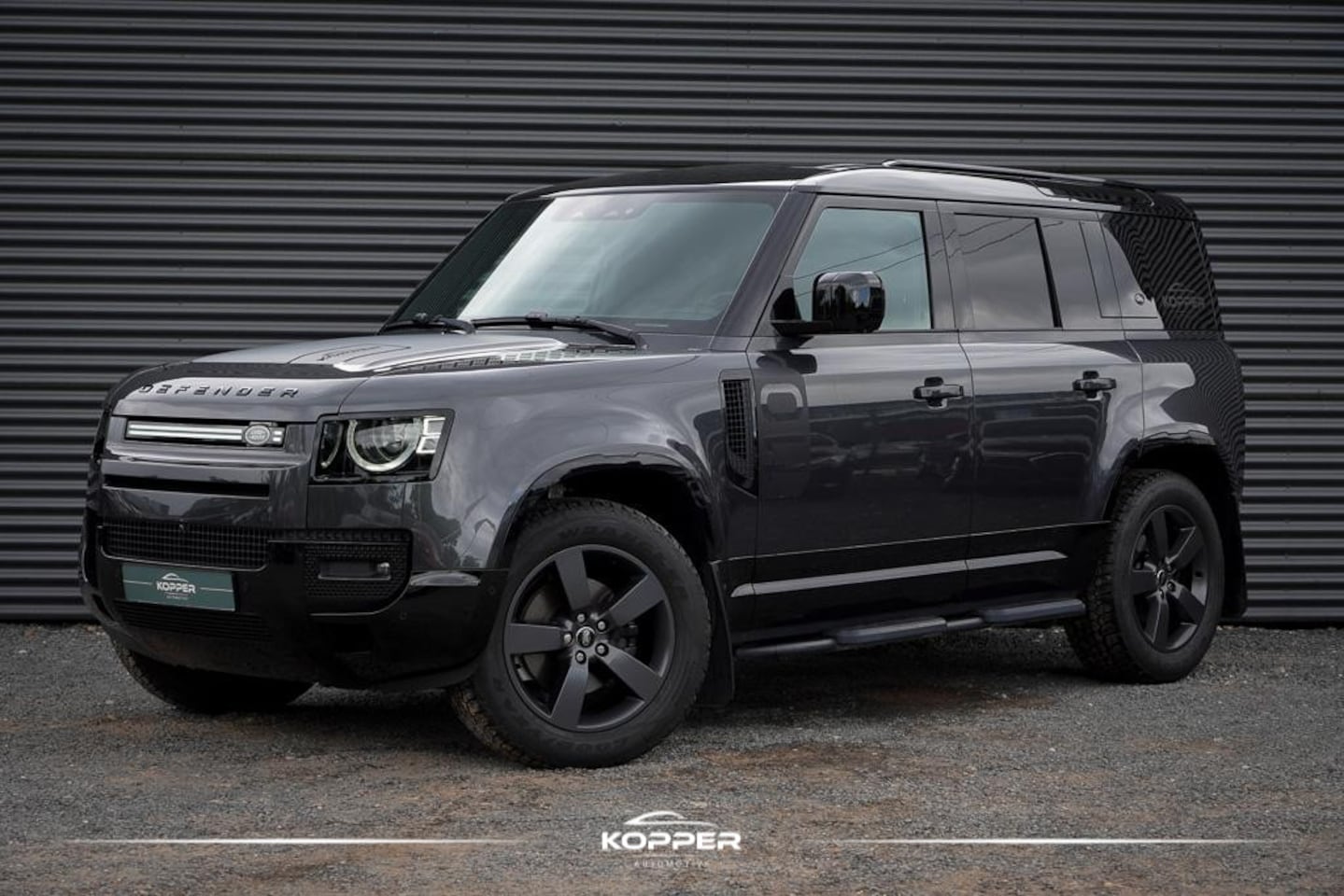 Land Rover Defender 110 - 3.0 D250 X-Dynamic SE / 3-Zits / 1e Eig / Pano / Luchtvering / Trekhaak / Garantie 06-2029 - AutoWereld.nl