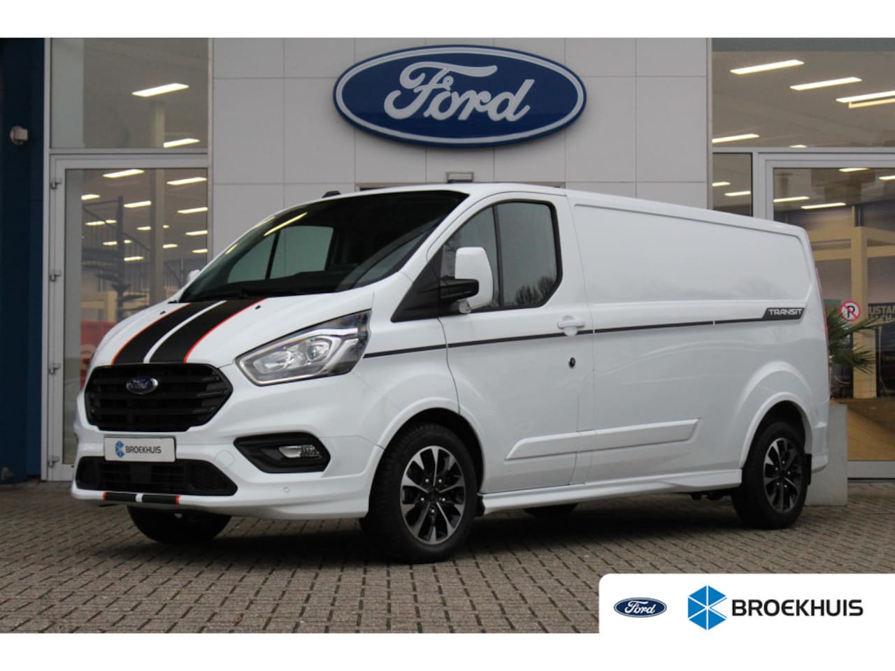 Ford Transit Custom - 320 2.0 TDCI L2H1 Sport | Automaat | Camera | Halfleder | Stoelverwarming AUTOMATIC - AutoWereld.nl