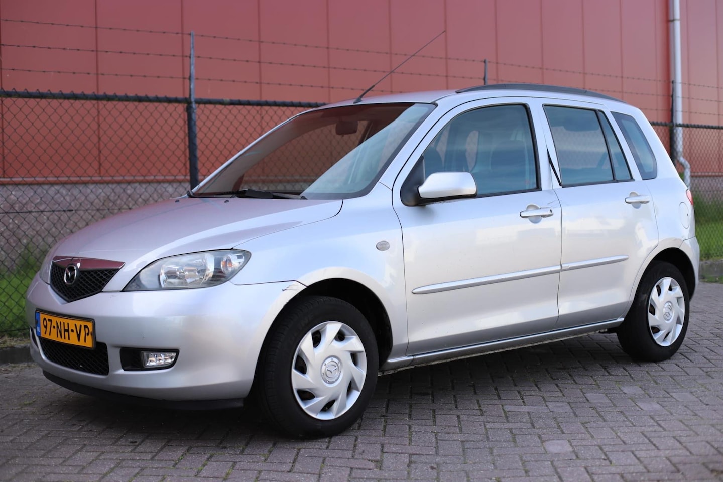 Mazda 2 - 1.4 Exclusive 1.4 Exclusive nieuwe apk - AutoWereld.nl