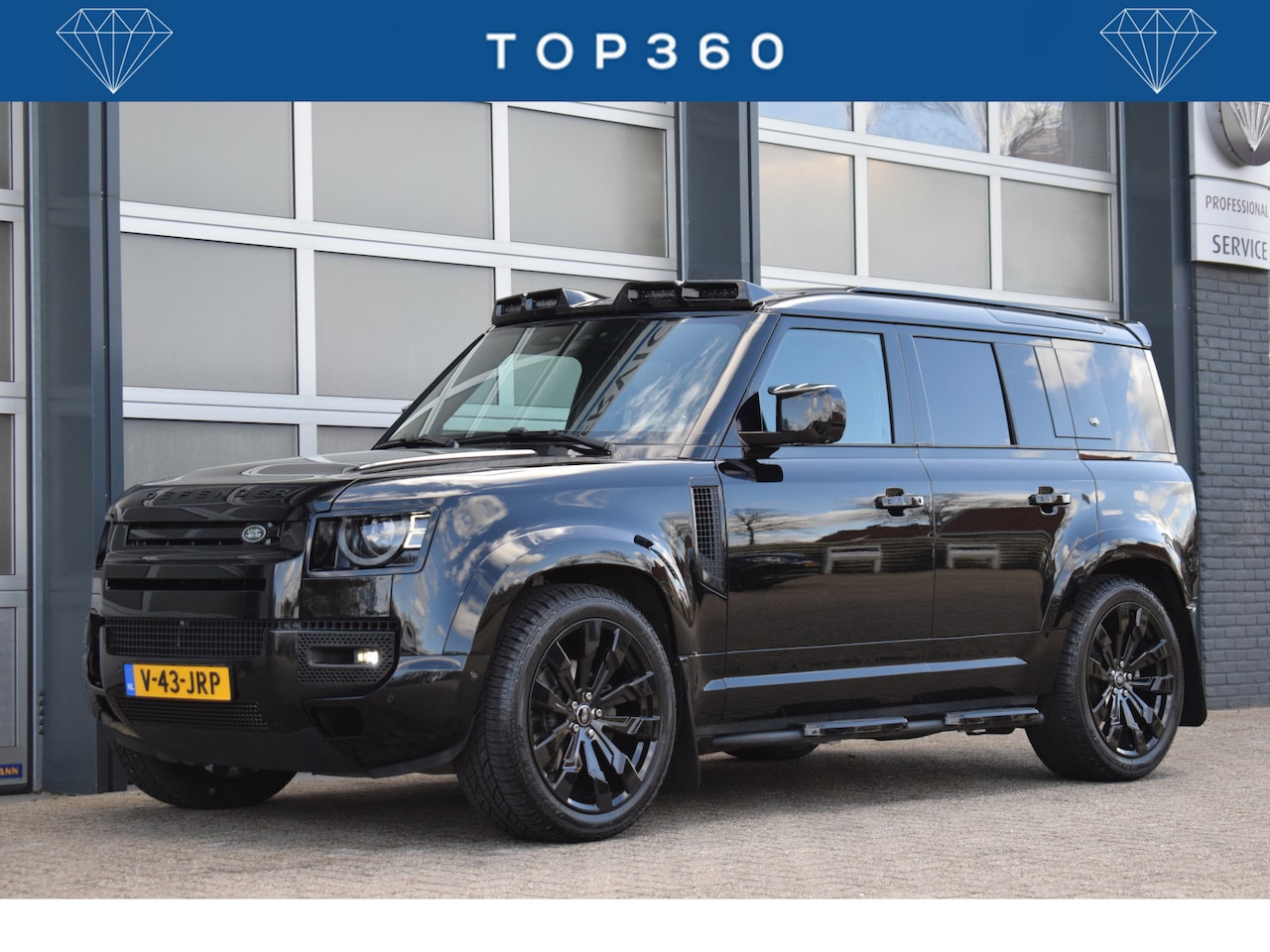 Land Rover Defender 110 - 3.0 D200 MHEV X-Dynamic S Panodak | Grijs kenteken - AutoWereld.nl