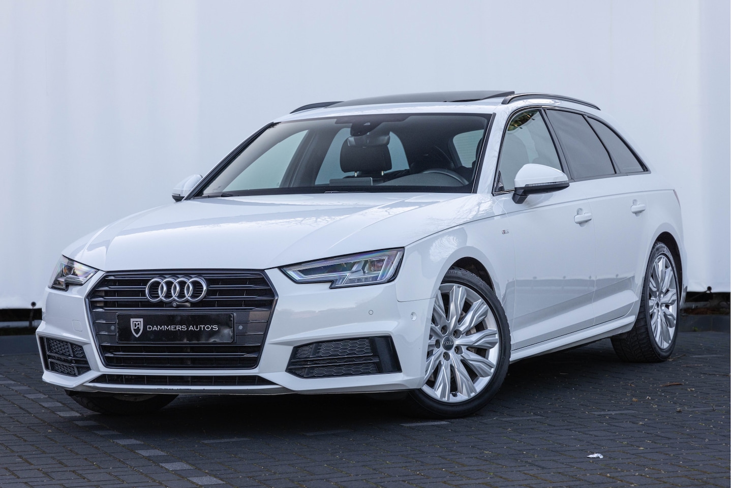 Audi A4 Avant - 2.0 TDI 190pk S-line Pano B&O LED - AutoWereld.nl